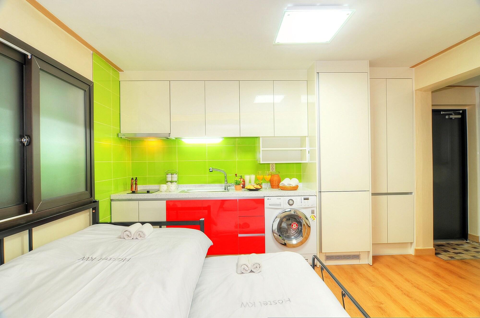Hostel Kw Sinsa Seoul Exteriör bild