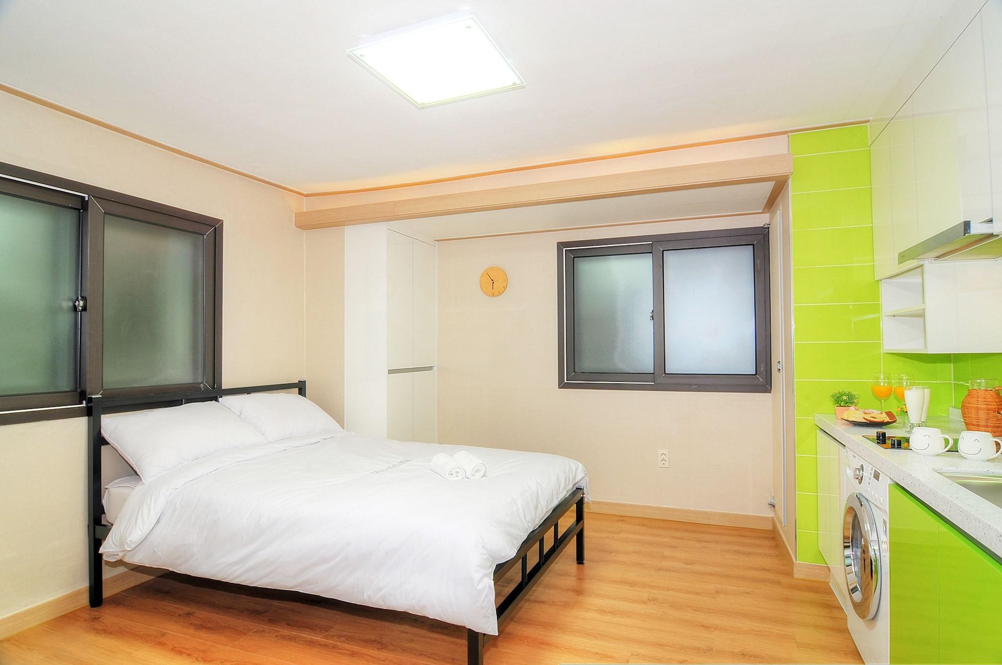 Hostel Kw Sinsa Seoul Exteriör bild