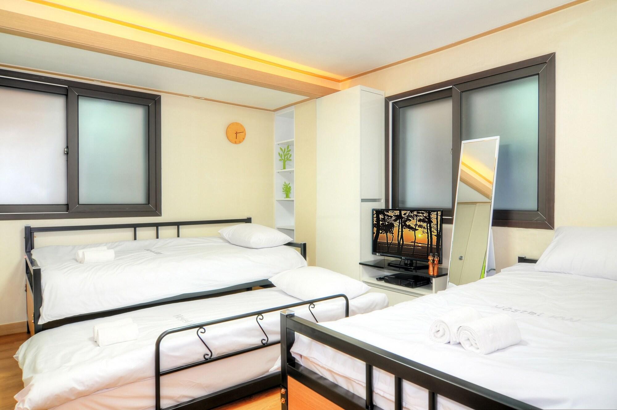 Hostel Kw Sinsa Seoul Exteriör bild