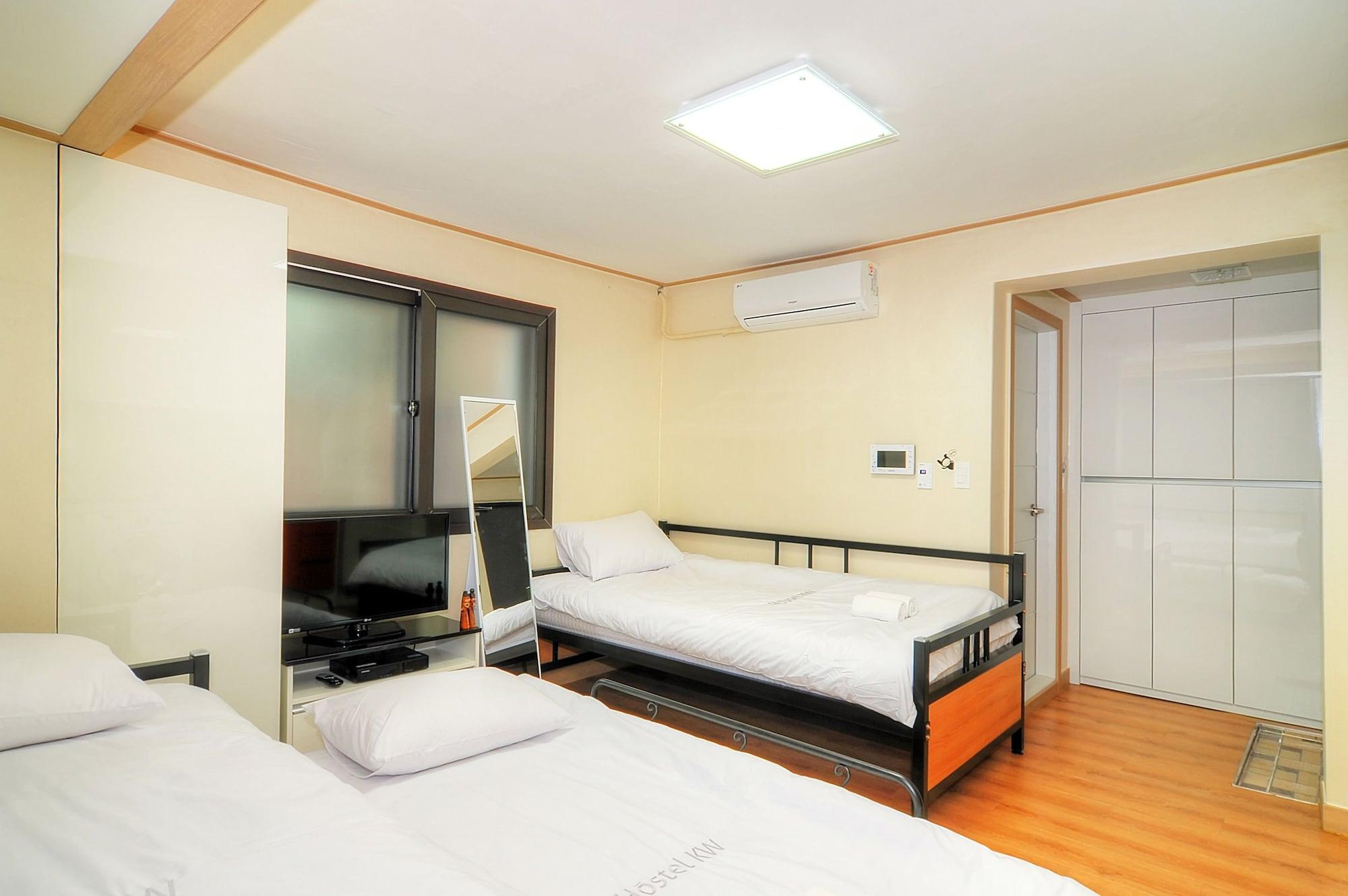 Hostel Kw Sinsa Seoul Exteriör bild